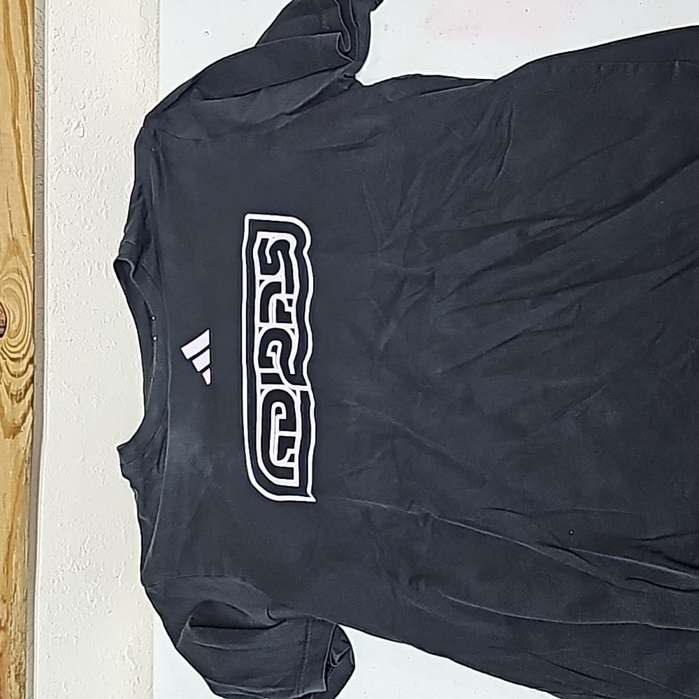 Adidas tee